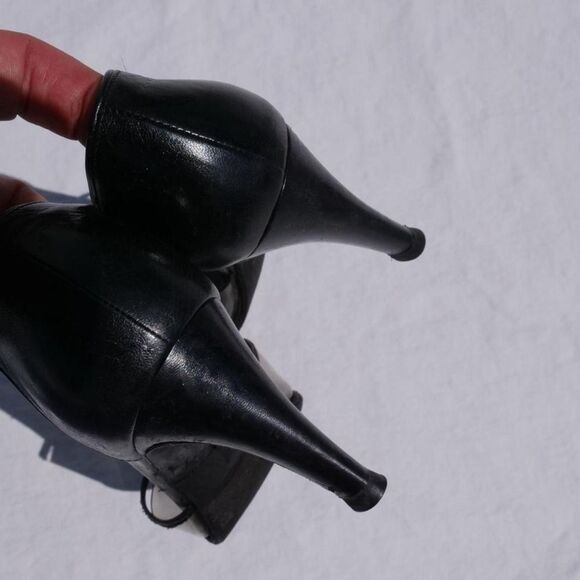 Vintage Giorgio Armani black T-strap heels - Picture 6 of 8